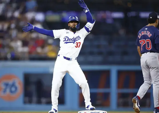 右外野的 Teoscar Hernández 進攻效率下滑，防守仍存在明顯負擔